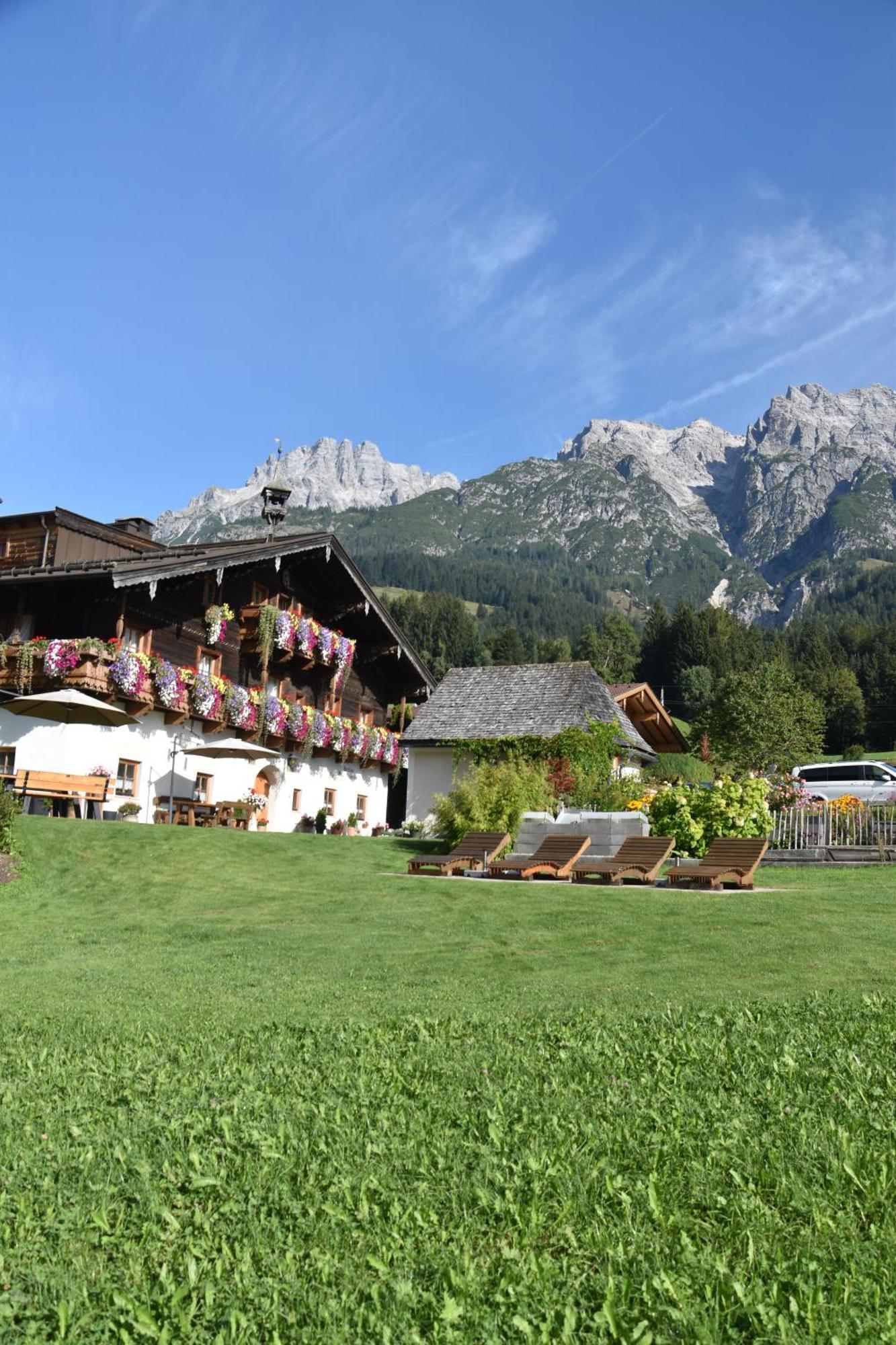 Brandstatthof Leogang Bed & Breakfast Exterior photo